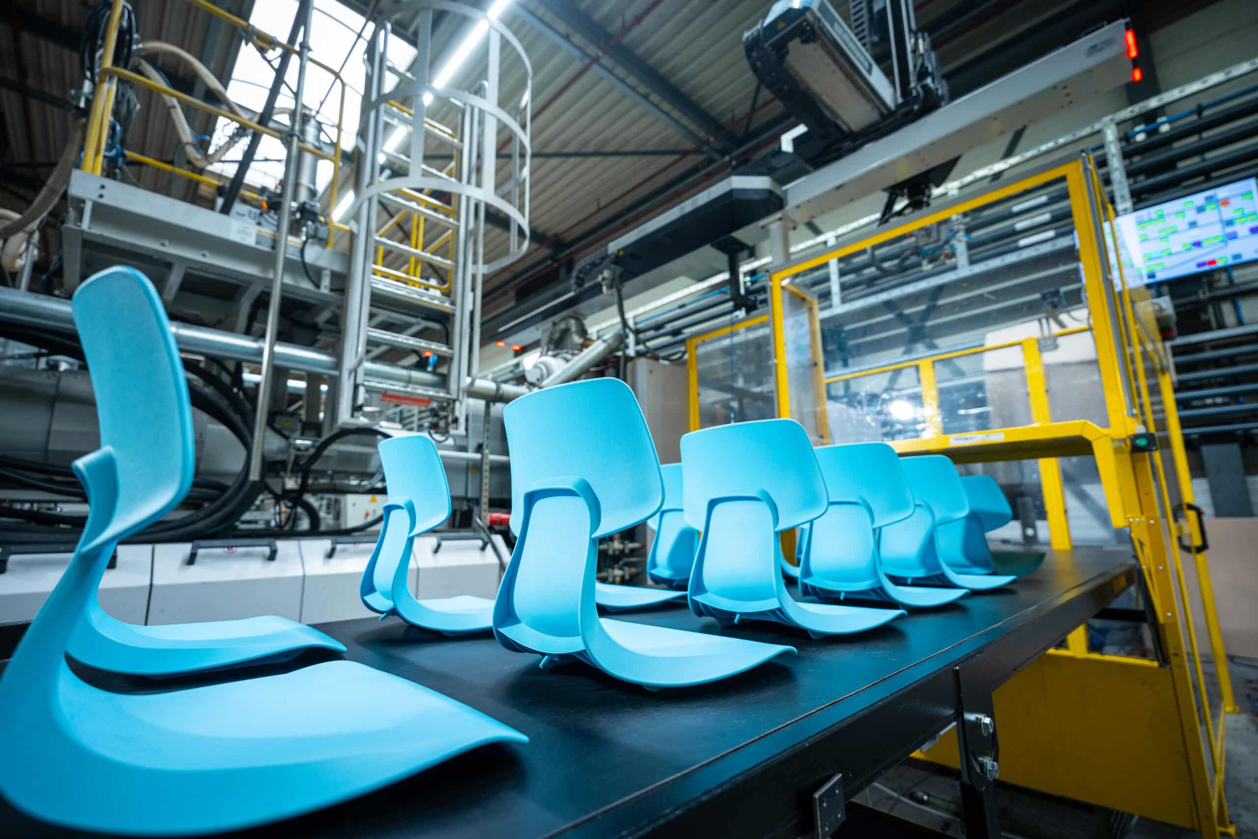 spuitgieten circulaire stoel bij timmerije 10